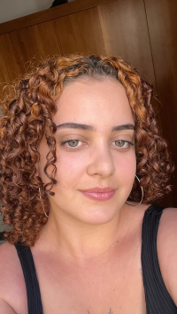 Foto de Lívia Aparecida de Oliveira