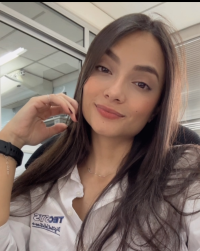 Foto de Mirela  Bernardes