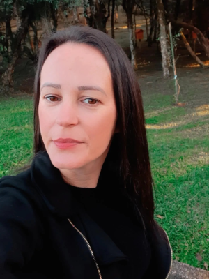 Foto de Cresciele  De Oliveira Peyerl